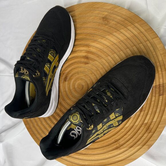 ASICS TIGER women’s GEL SAGA Black/ Gold Fusion Samurai Style Sneakers Size 6.5 main image 2